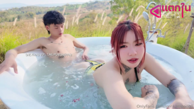 คลิปหลุดOnlyfans irenkampong1 น้องไอรีนสาวอวบรอยสักขี้เงี่ยนมาแหวกเย็ดเสียวกับแฟนหนุ่ม มาจับเย็ดขึ้นขย่มเย็ดกันในรีสอร์ท อย่างเด็ดจัดๆ ซอยหีกันในอ่างอาบน้ำโครตดี